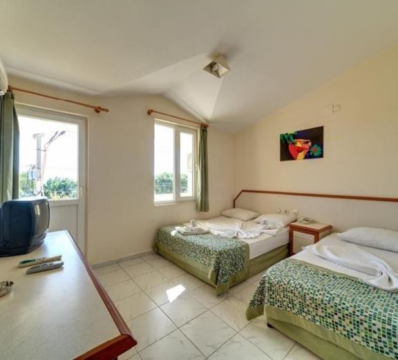 https://content.coraltravel.ro/resize/576x522/media/image/1/4147/637019014027567191.jpg