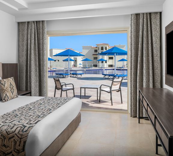 https://content.coraltravel.ro/resize/576x522/media/image/12/78/638806571695475780.jpg