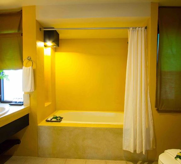 https://content.coraltravel.ro/resize/576x522/media/image/33/2440/636544459641410077.jpg