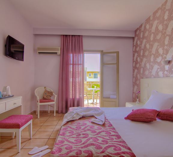 https://content.coraltravel.ro/resize/576x522/media/image/43/25004/638120737081306732.jpg