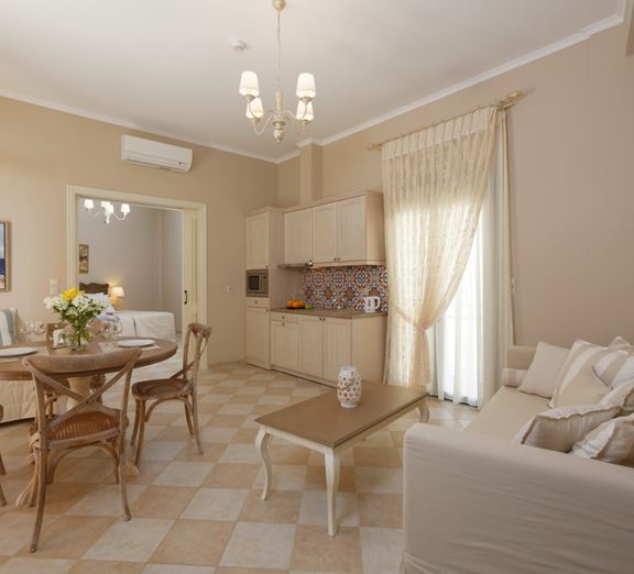 https://content.coraltravel.ro/resize/576x522/media/image/43/28409/638015912148742352.jpg