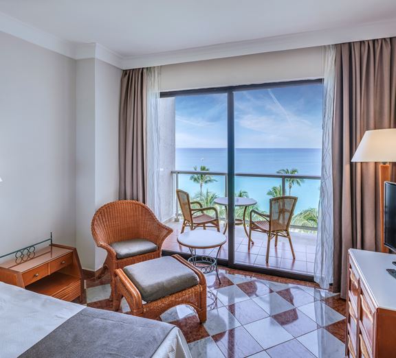 https://content.coraltravel.ro/resize/576x522/media/image/48/3407/638638958380729791.jpeg